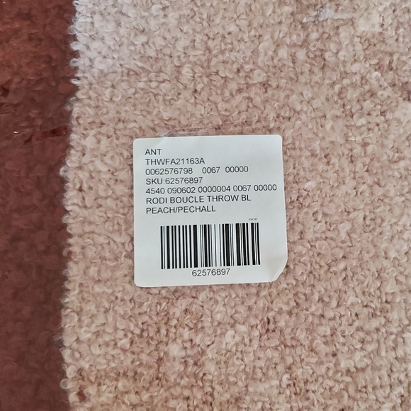 Anthropologie Rodi Bouclé Throw Blanket - peach pink/burgandy - Picture 7 of 10
